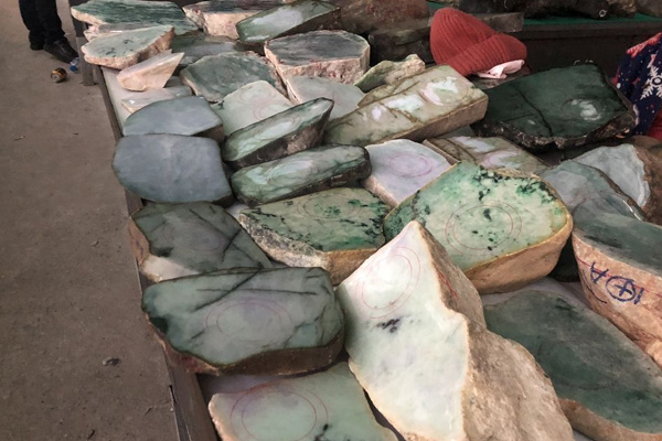 中国哪里有翡翠原石市场 非洲翡翠原石市场在哪里
