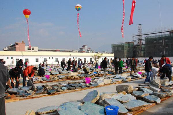 杭州有翡翠原石买 杭州哪里有翡翠原石交易市场-第1张图片-趣盘玩