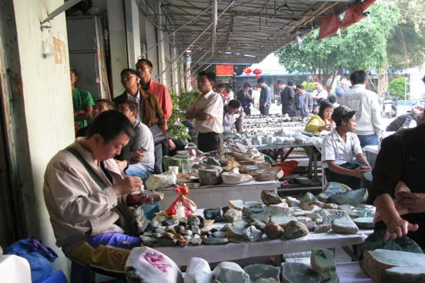 南阳玉石市场怎么样 南阳玉石市场春节去行吗