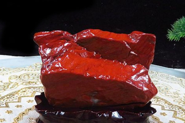 红宝石云母岩玉图片